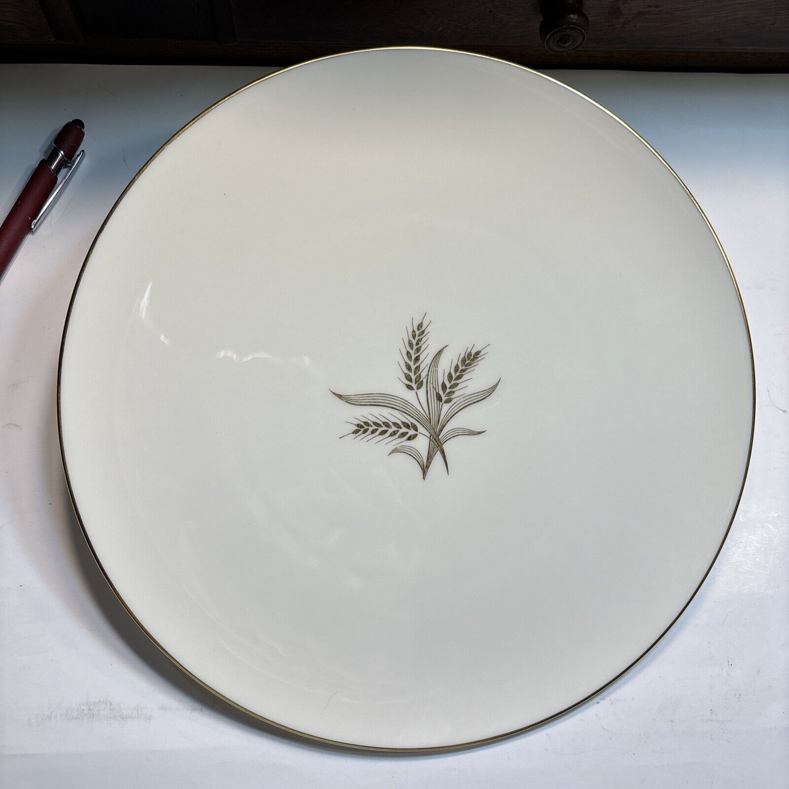 VTG DISCONTINUED LENOX CHINA WHEAT PATTERN DINNER PLATE 10 1/2\