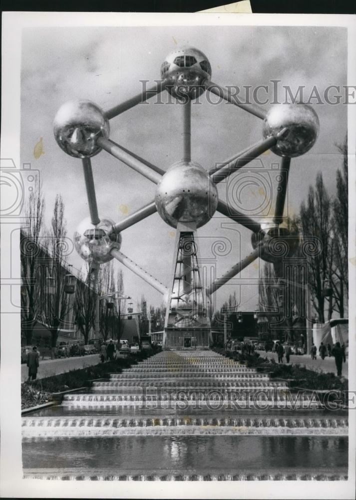 1958 Press Photo The Atom Age is featured at the Brussels Universal Exhibition