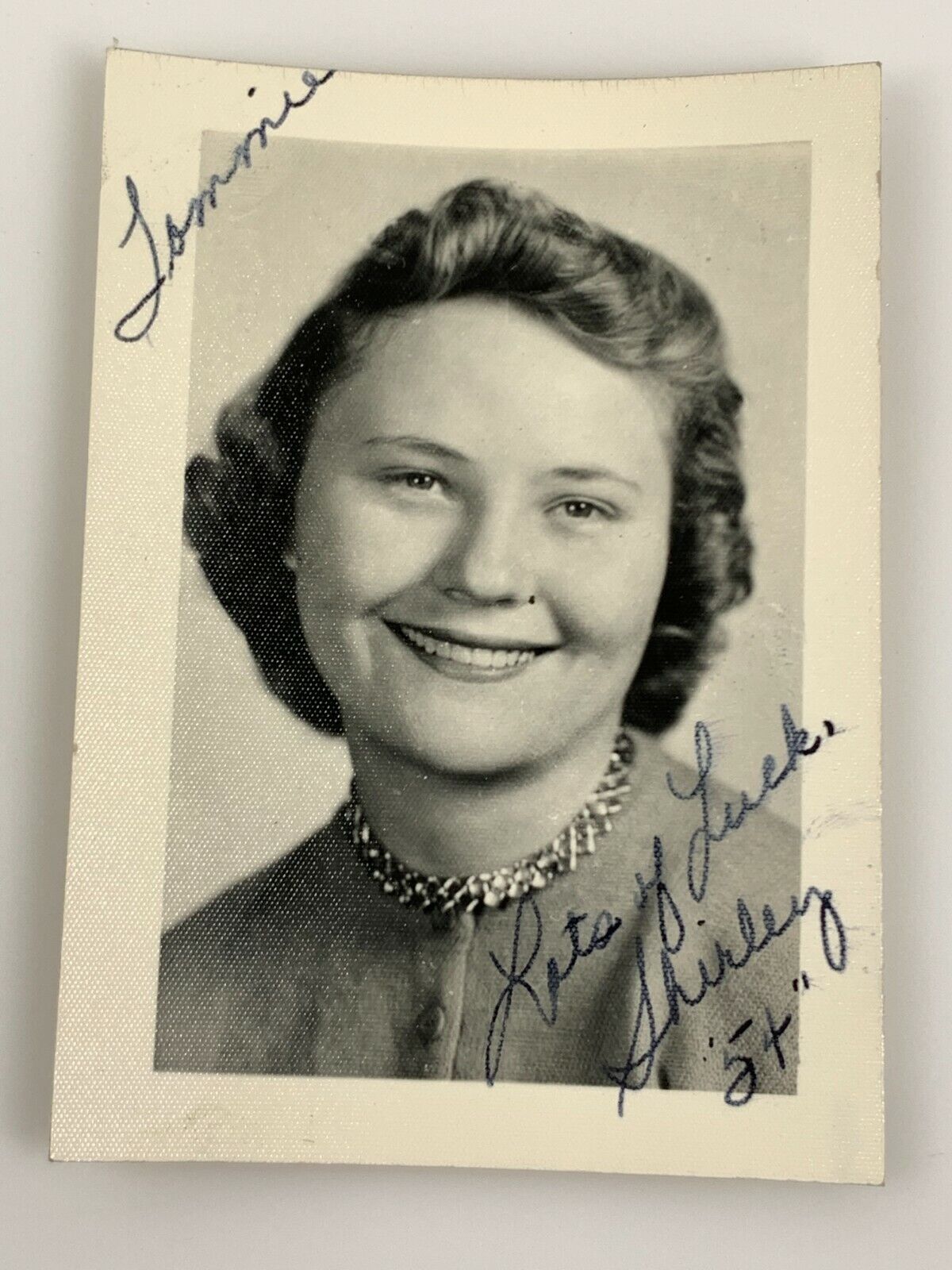 AgC) Found Photo Photograph 1950\'s Young Woman Portrait