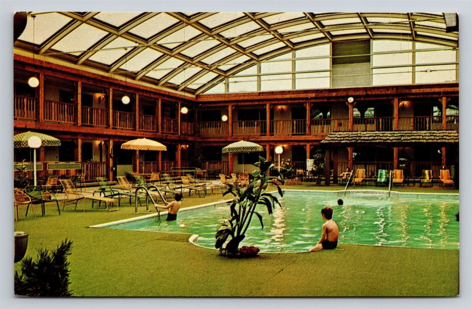 Wausau WI Midway Motor Lodge Motel Hotel Swimming Pool Vintage Postcard
