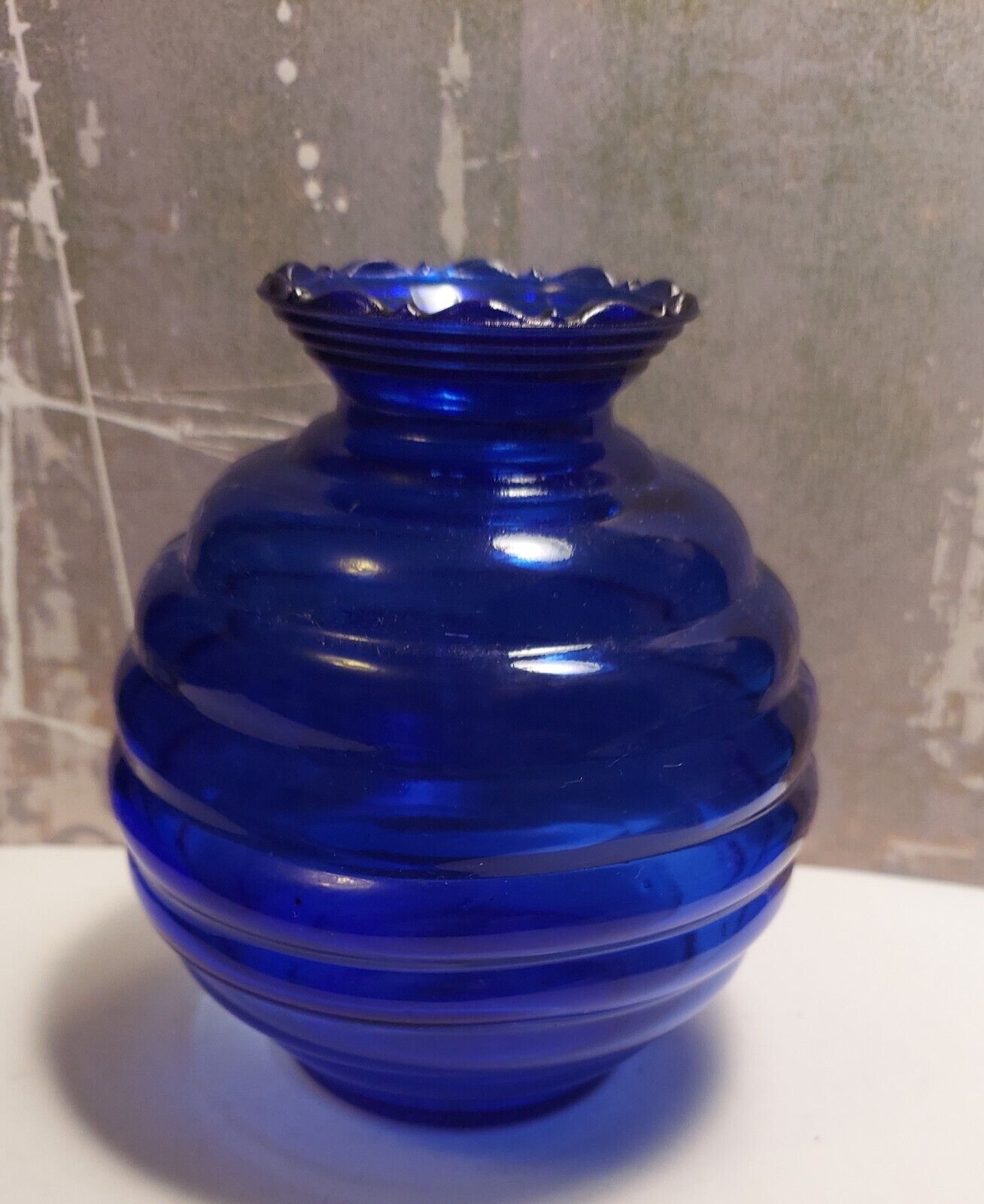 VINTAGE COBALT BLUE GLASS VASE  Shape BeeHive  Side Spirals & Ruffled Top ~ 5\