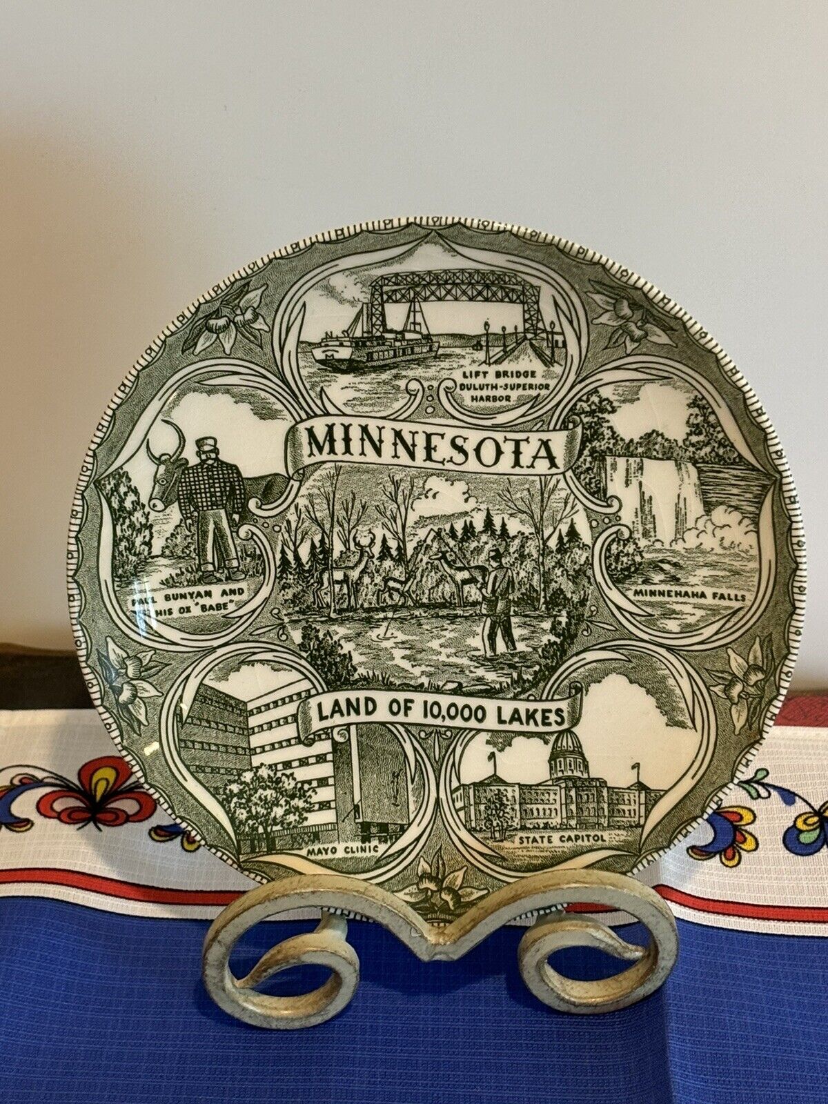 Vintage Minnesota Land Of 10,000 Lakes 7\