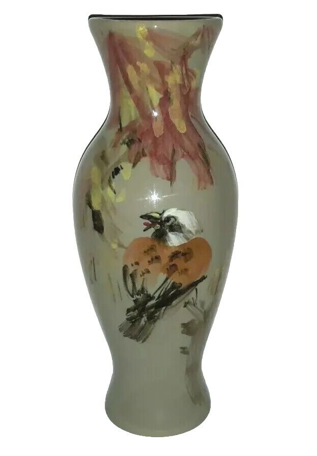 Vtg Porcelain Vase Asian Japanese Chinese Hand Painted Bird Eating Bug Ceramic