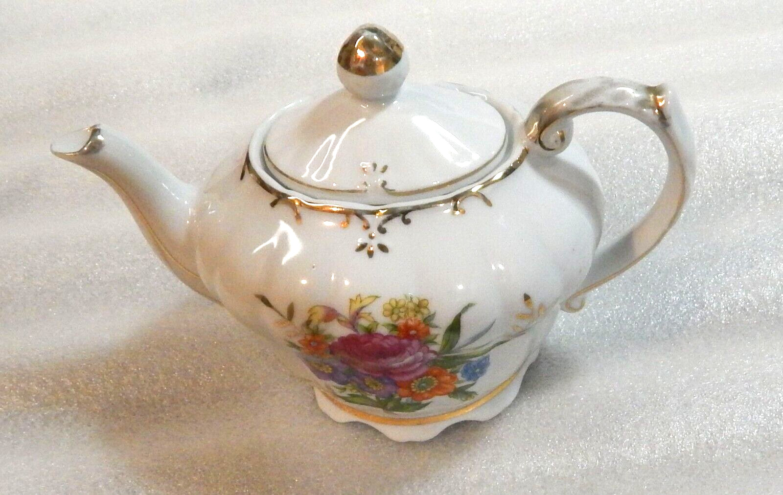Vintage Floral Musical Tea Pot With Gold Trim Japan Plays “Tea for Two”