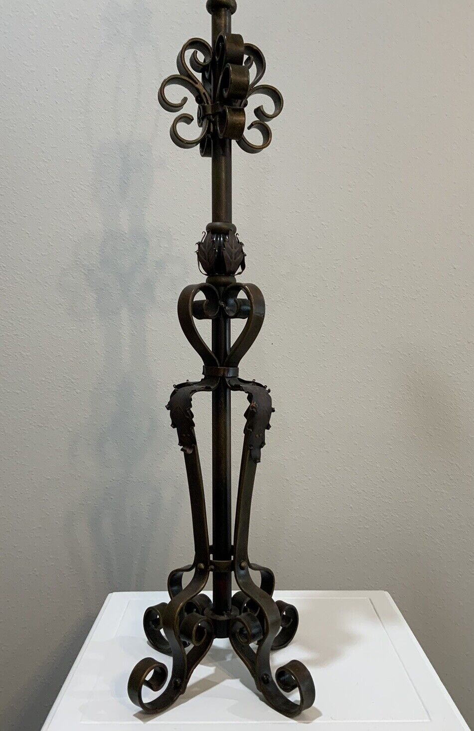 Vtg Spanish Revival Gothic Wrought Iron Scrolled Leaves Lamp Base 38 1/2” H