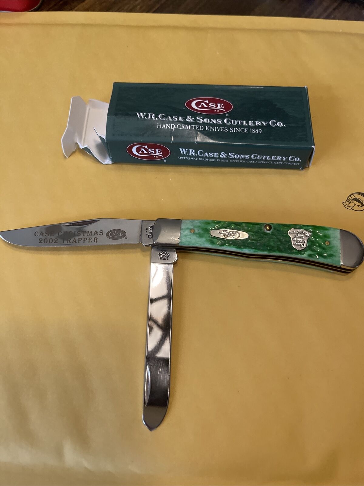 CASE XX TRAPPER LIMITED KNIFE  * 2002 CHRISTMAS BELL TRAPPER KNIFE * (135)