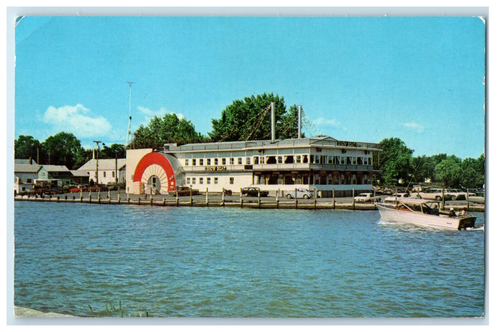 c1960s Pier 1, Showboat Restaurant and Cocktail Lounge, Huron Ohio OH Postcard