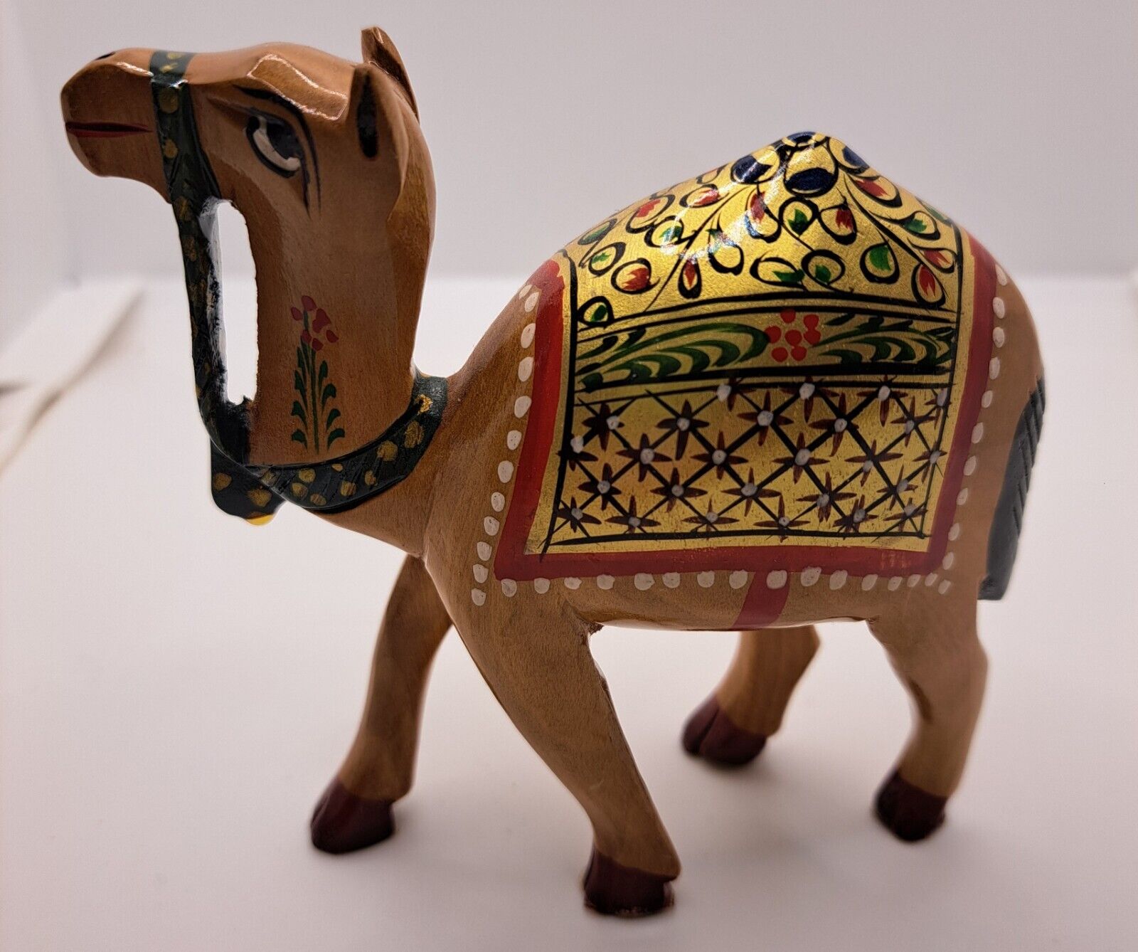 Vintage Wooden  Handcrafted Handpainted Camel Figurine Collectible 4\