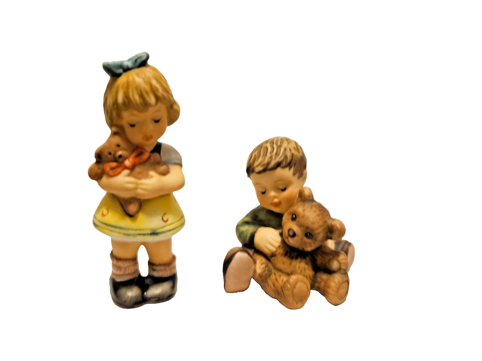 1999 Goebel Berta Hummel Figurine Set of 2 Warm Bear Hugs & Cuddle For Teddy 627