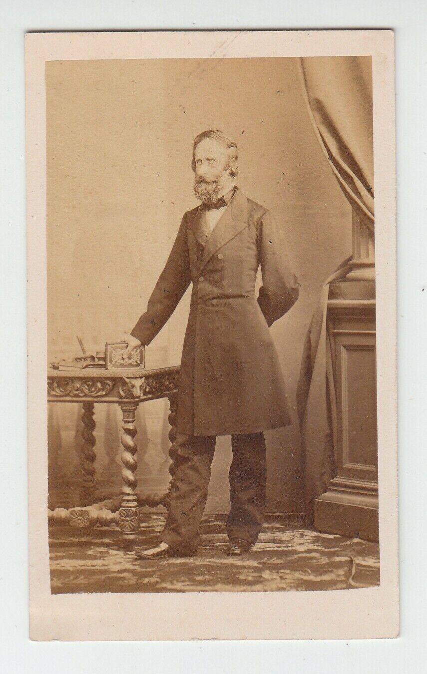 [74428] 1860\'s CDV REAL PHOTO of UNKNOWN GENTLEMAN by ITALIAN PHOTOGRAPHER