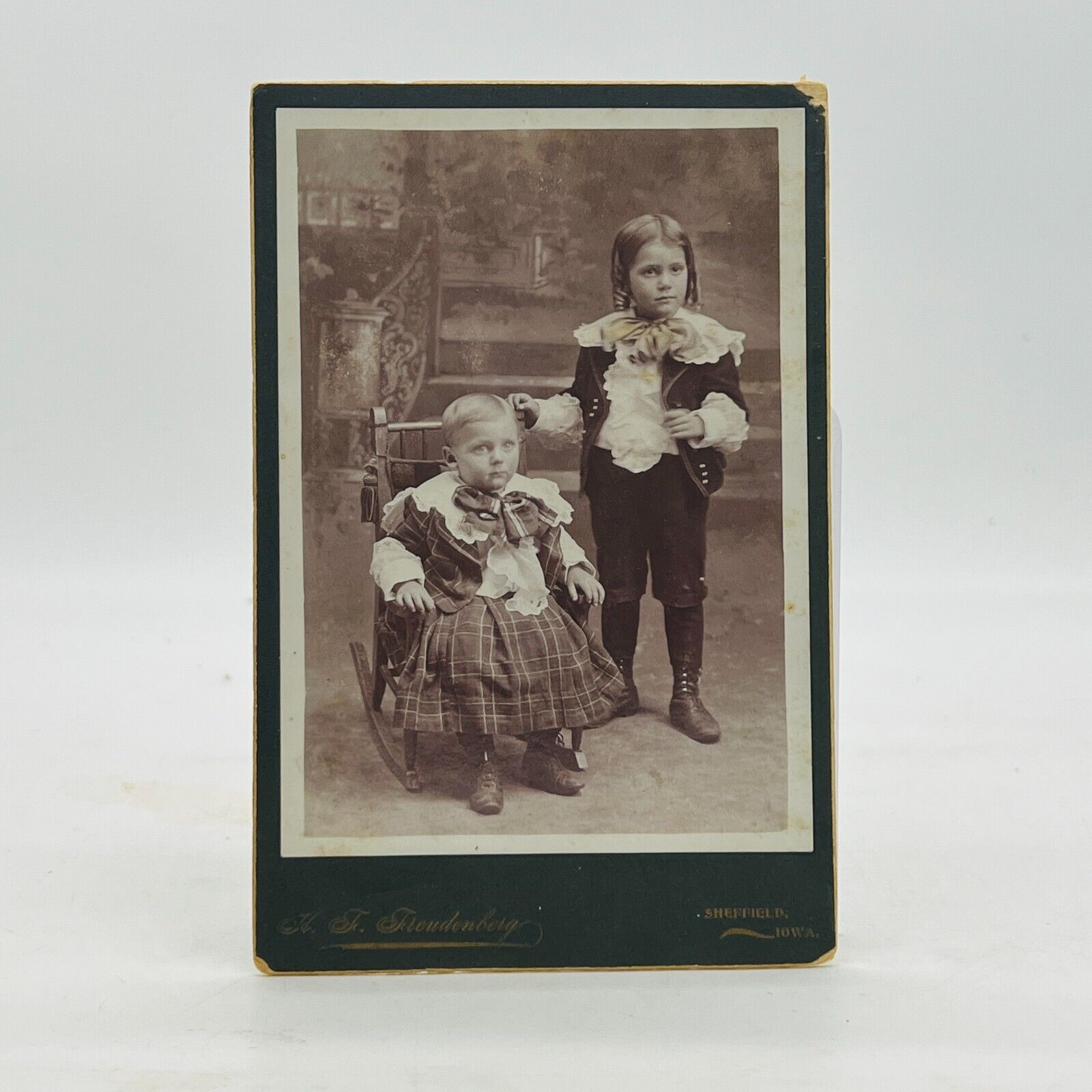 Antique Cabinet Card Photo Cute Girls Sisters Sheffield Iowa Freudenberg Studio