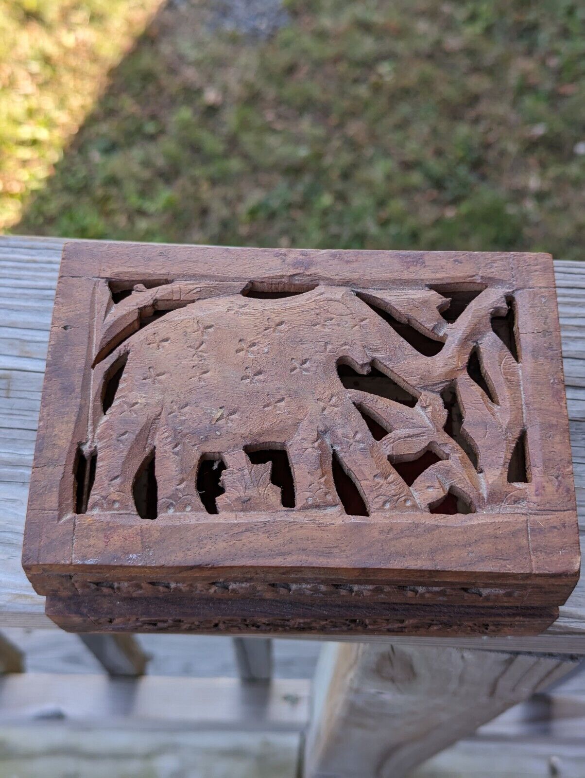 VTG Hand Carved India SHEESHAM WOOD Trinket JEWELRY Hinged Box Elephan Inlay 8x5