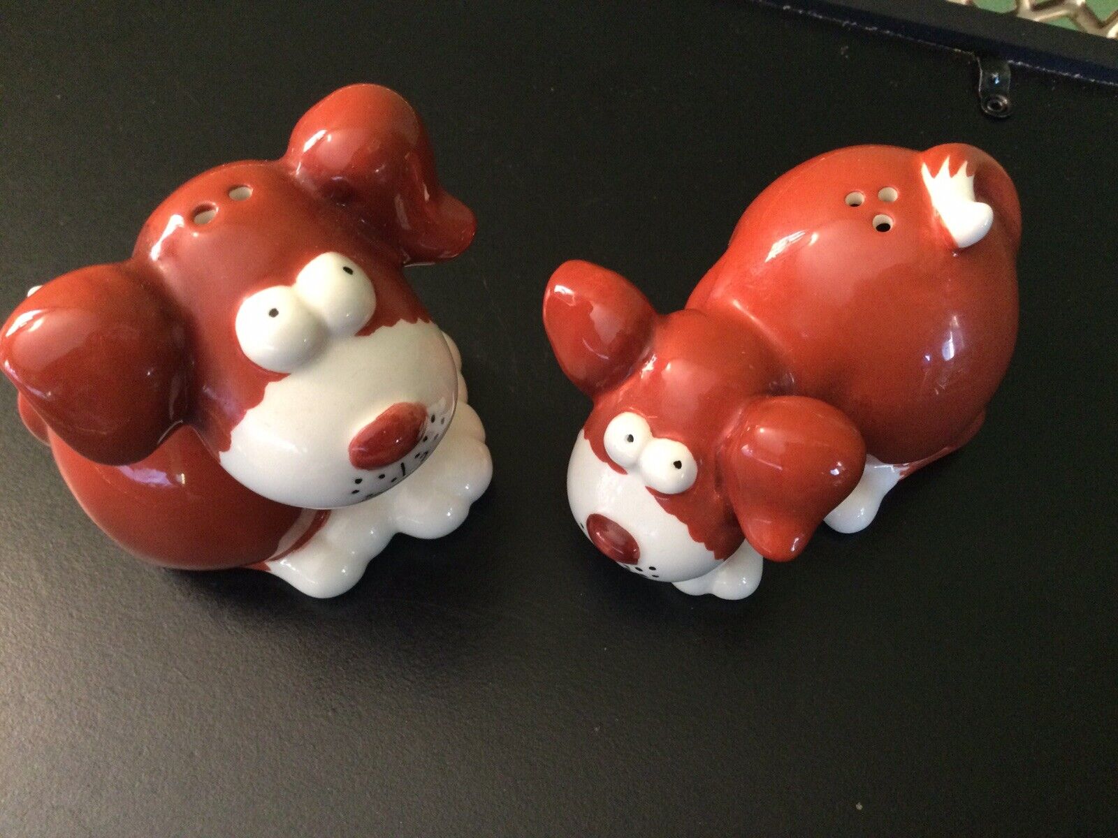 DANTES DESIGN GROUP HAND CRAFTED AND HAND PAINTED CERAMIC PUPPY S & P shakers