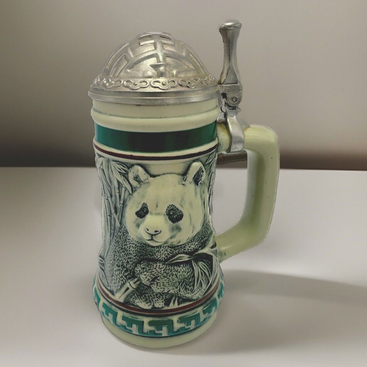 Avon Endangered Species Mini Stein The Giant Panda 6 zo Exclusively 1991 Cup C62