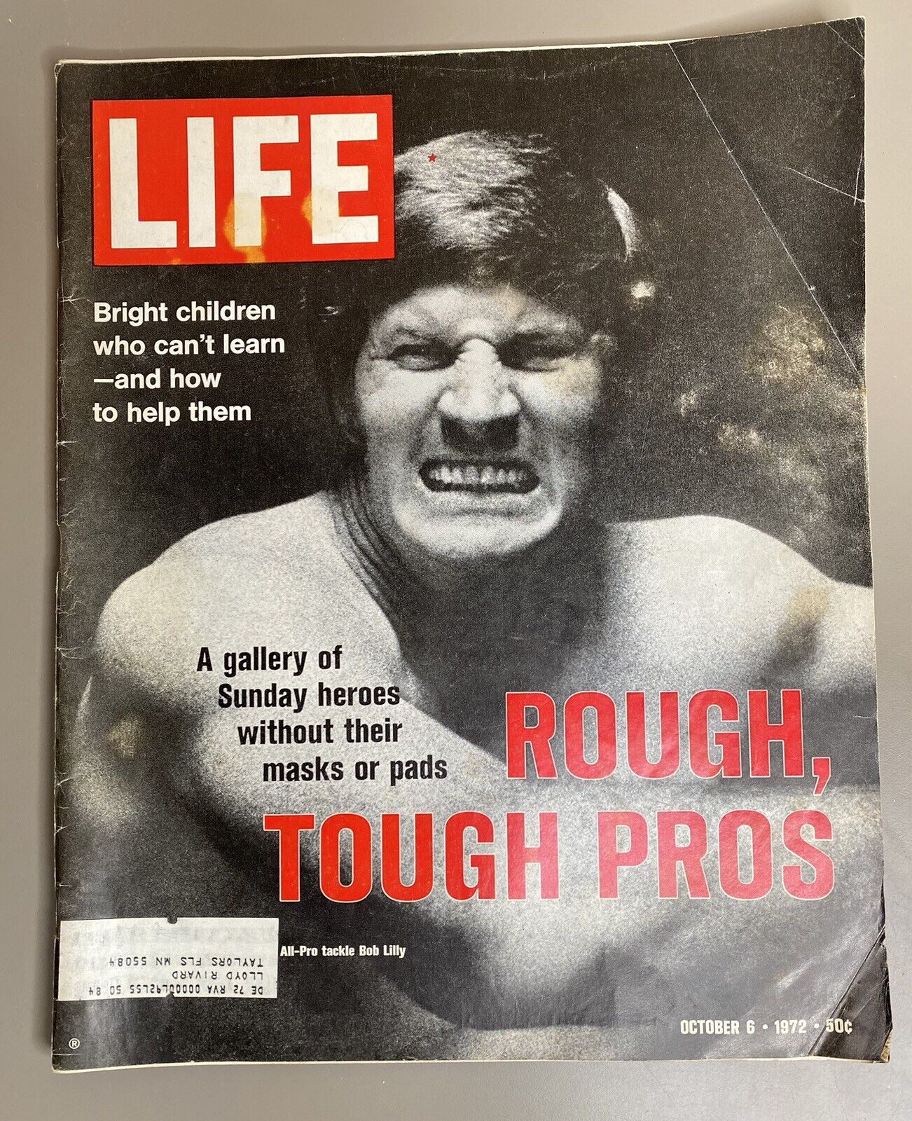 Vintage LIFE Magazine October 6, 1972 - Bob Lilly / NFL stars, Nixon, Learning
