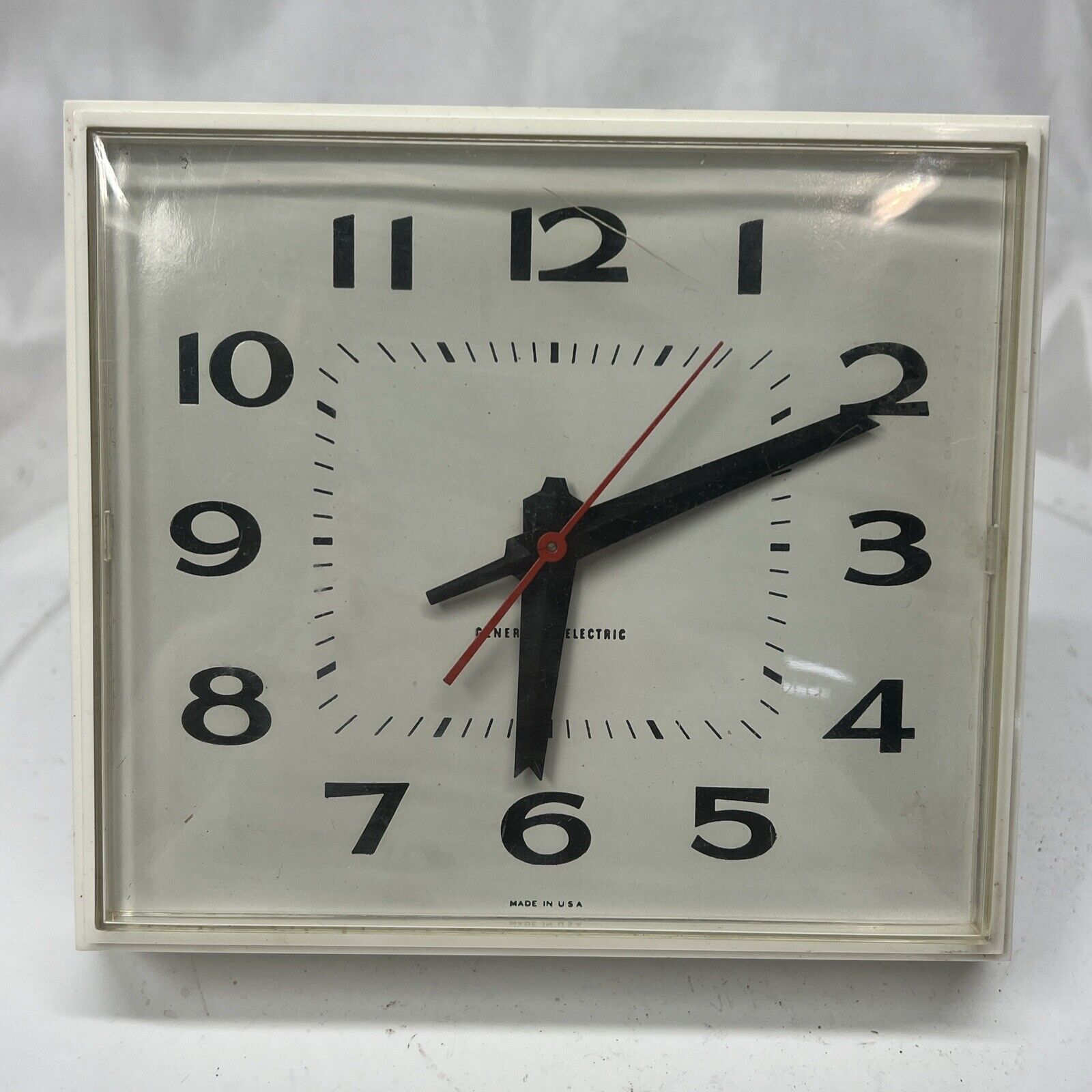 Vintage GENERAL ELECTRIC Square Wall Clock Model 2145 Works Great