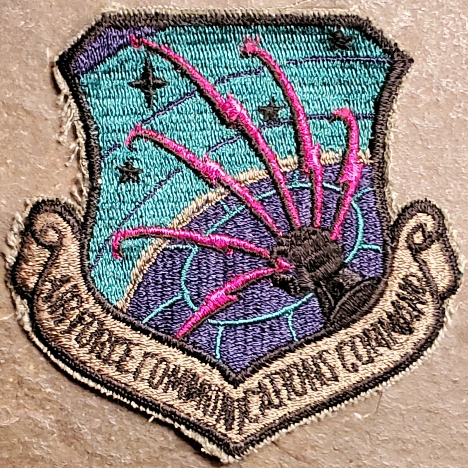 USAF COMMUNICATIONS COMMAND PATCH - SUBDUED: SCOTT AFB, IL: MILITARY VINTAGE