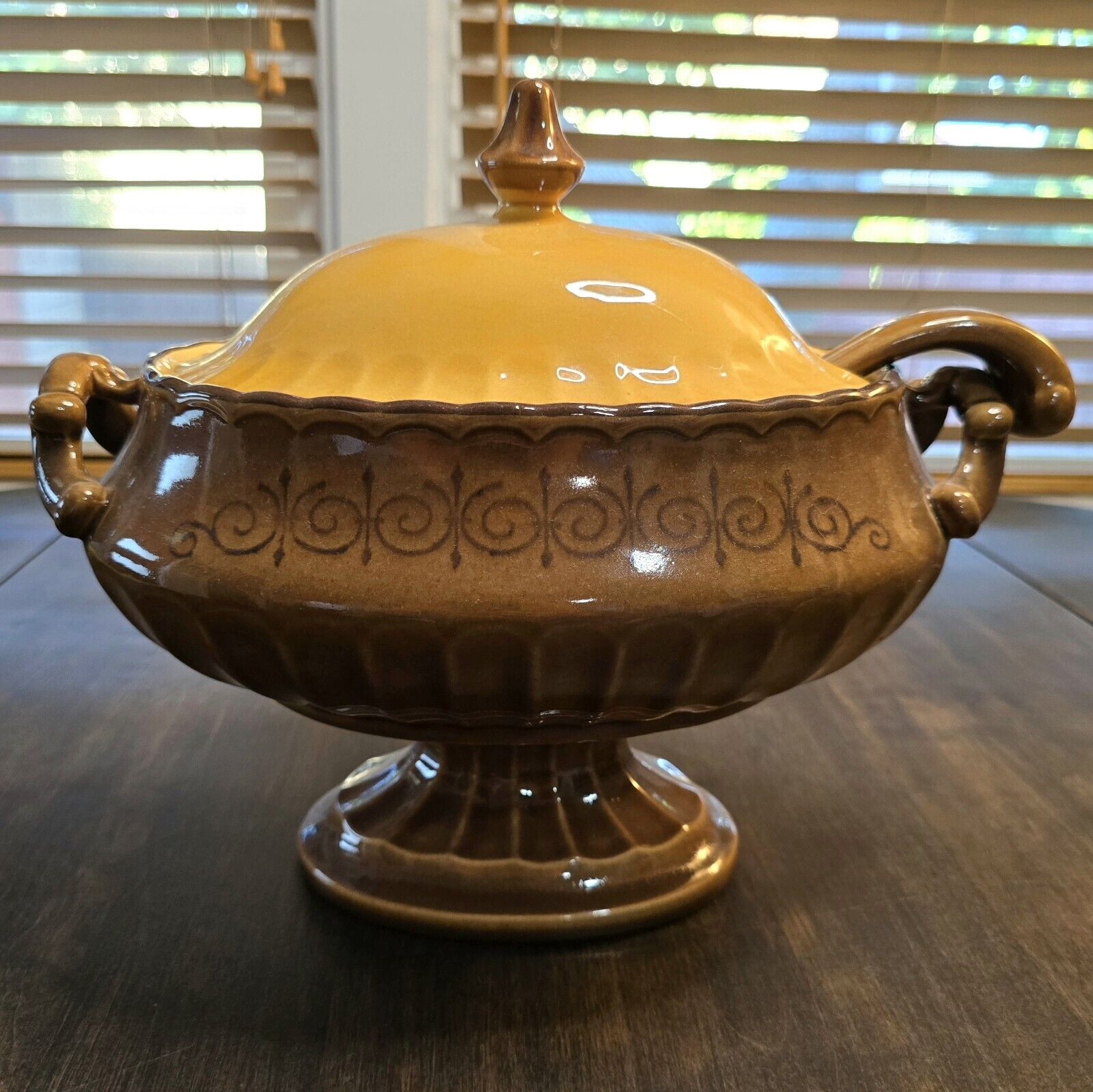 Metlox Vernonware Soup Tureen San Fernando Gold Pedestal Bowl Lid Ladle Vintage