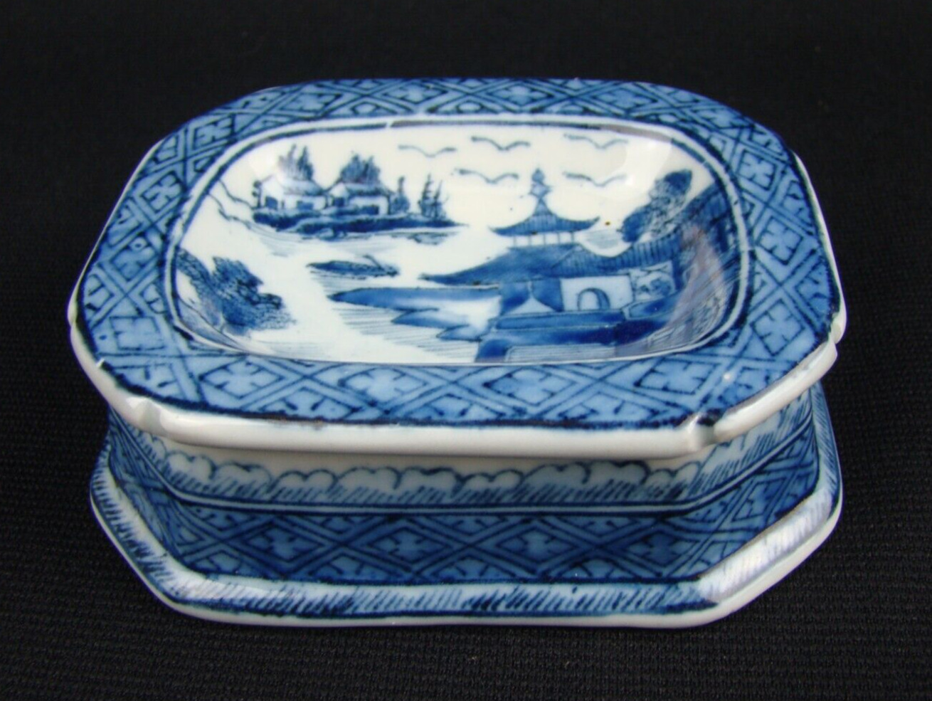 Vintage Chinese Blue & White Porcelain Soap Dish
