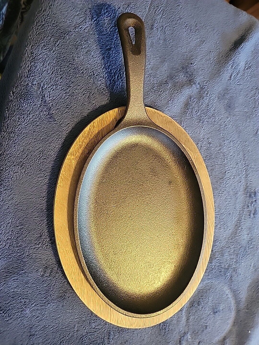 Vintage Lodge Cast Iron Oval 0S Griddle Fajita Skillet Made in the USA Set Of 4