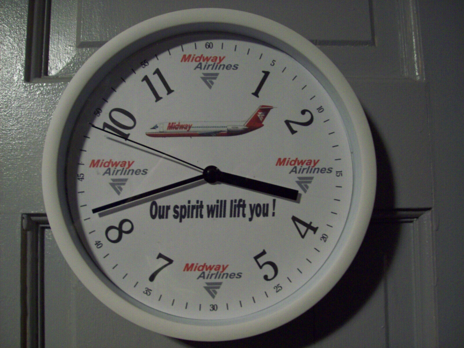 MIDWAY AIRLINES WALL CLOCK  DC-9