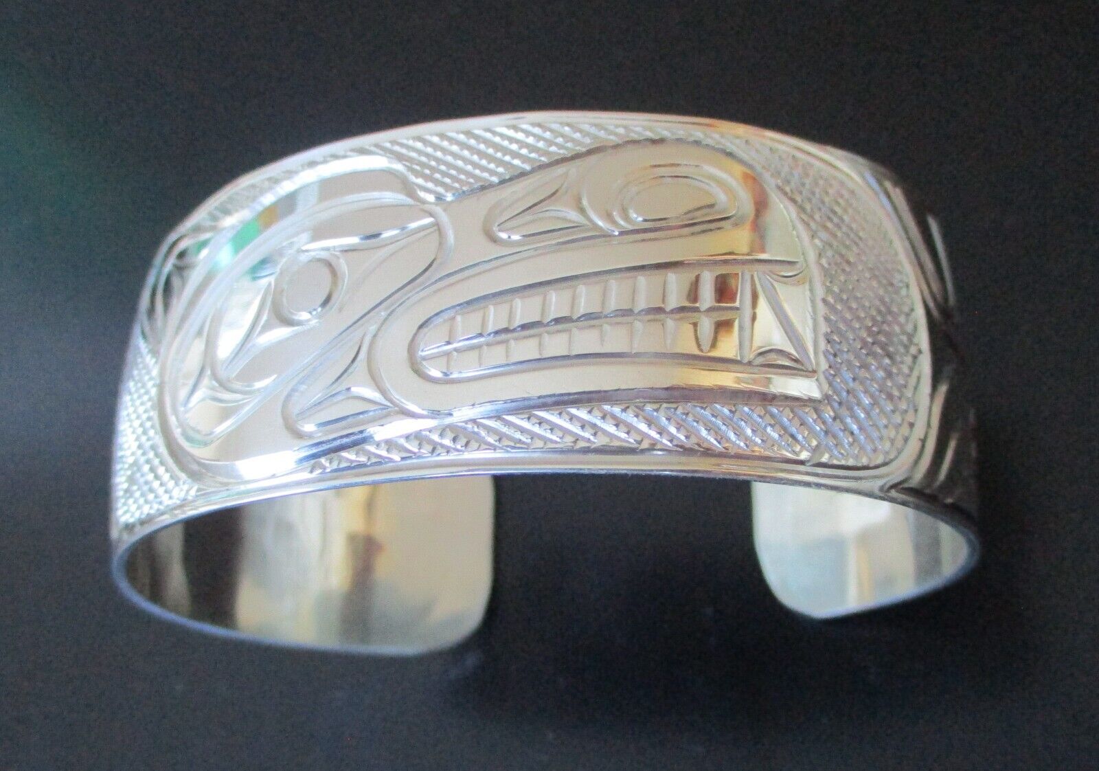 Native North American Canada Indigenous silver Wolf cuff bracelet signed jewelry