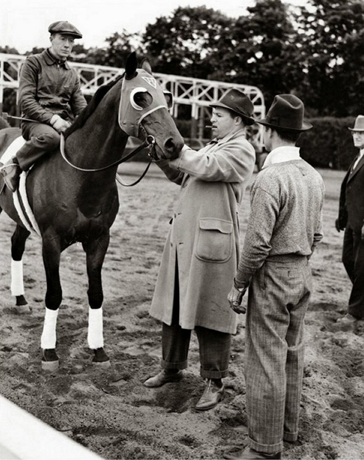 1938 Champion Race Horse SEABISCUIT & Handlers PHOTO  (180-e)