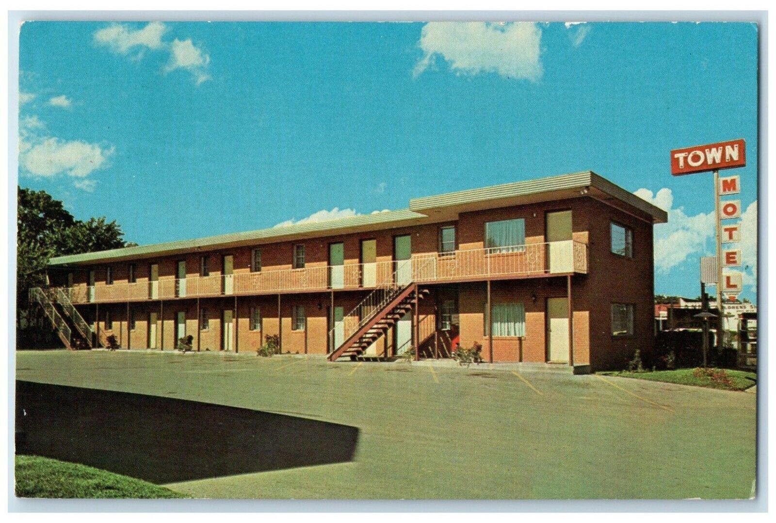 1965 Town Motel Intersection Exterior Building Russellville Kentucky KY Postcard