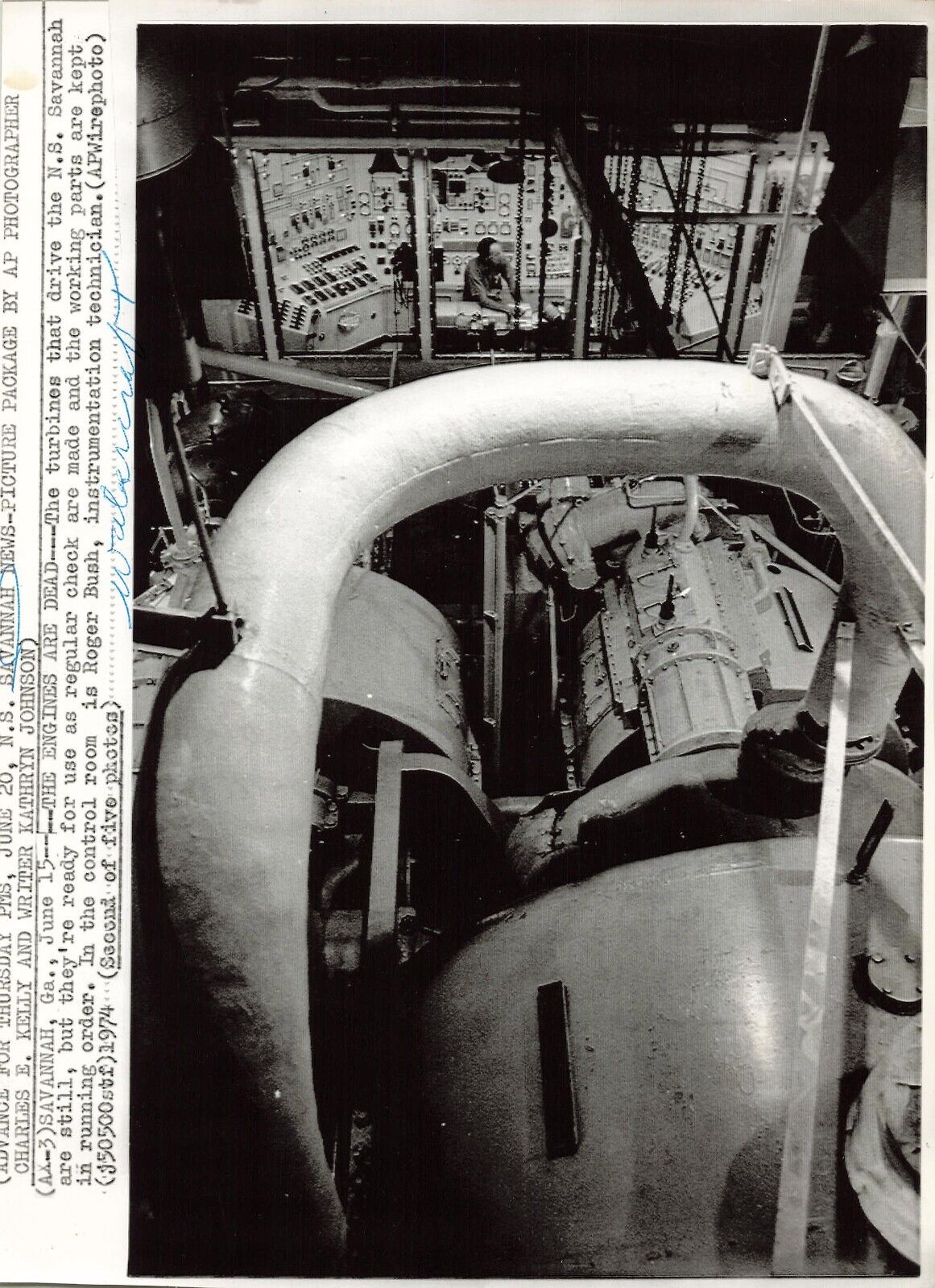 NS Savannah 1974 Press Photo Engine Room Roger Bush Nuclear Marine Ship *P131a