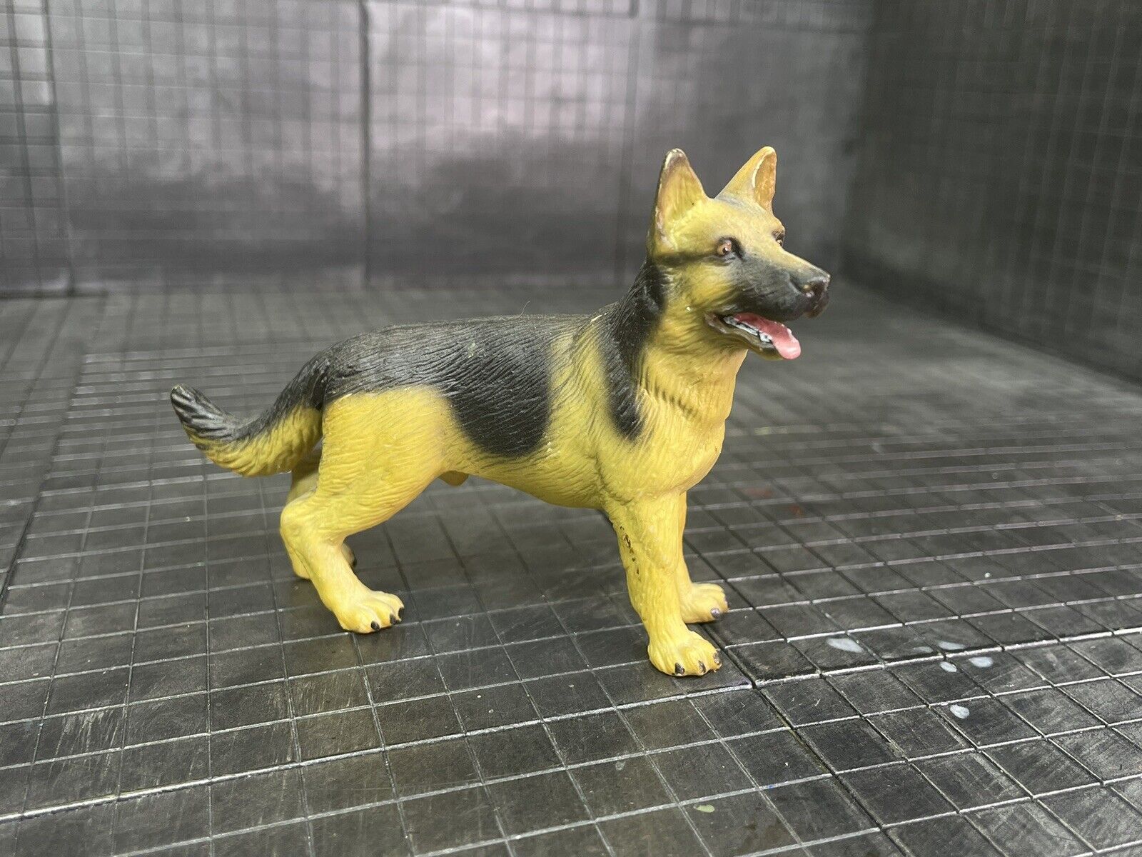 Schleich German Shepard Adult  1998 Dog Toy Figure