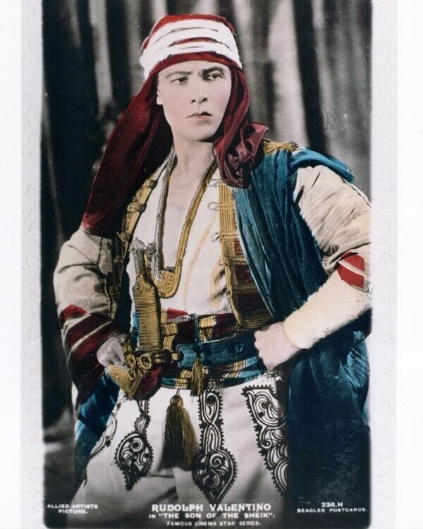 Rudolph Valentino strikes a pose in 1926 The Son of the Sheik 24x36 inch poster