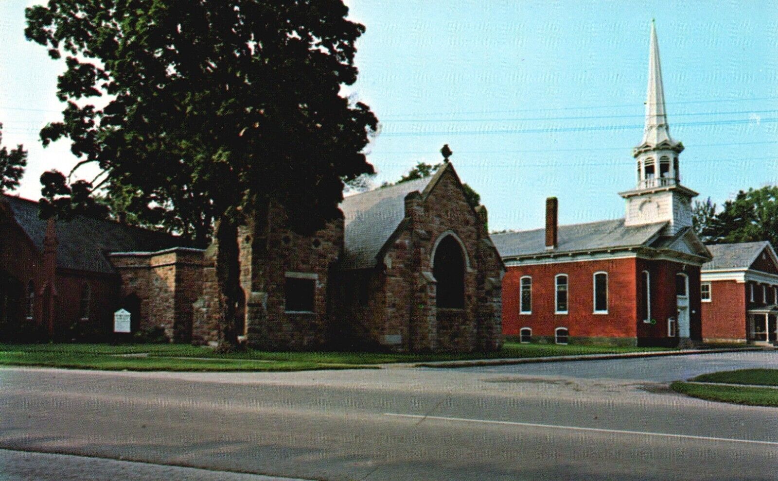 Postcard VT Swanton Episcopal & Congregational Churches Chrome Vintage PC f1527