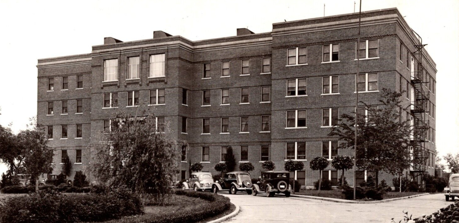RPPC Sacred Heart Hospital LE MARS Iowa, Classic Cars VINTAGE Photo Postcard