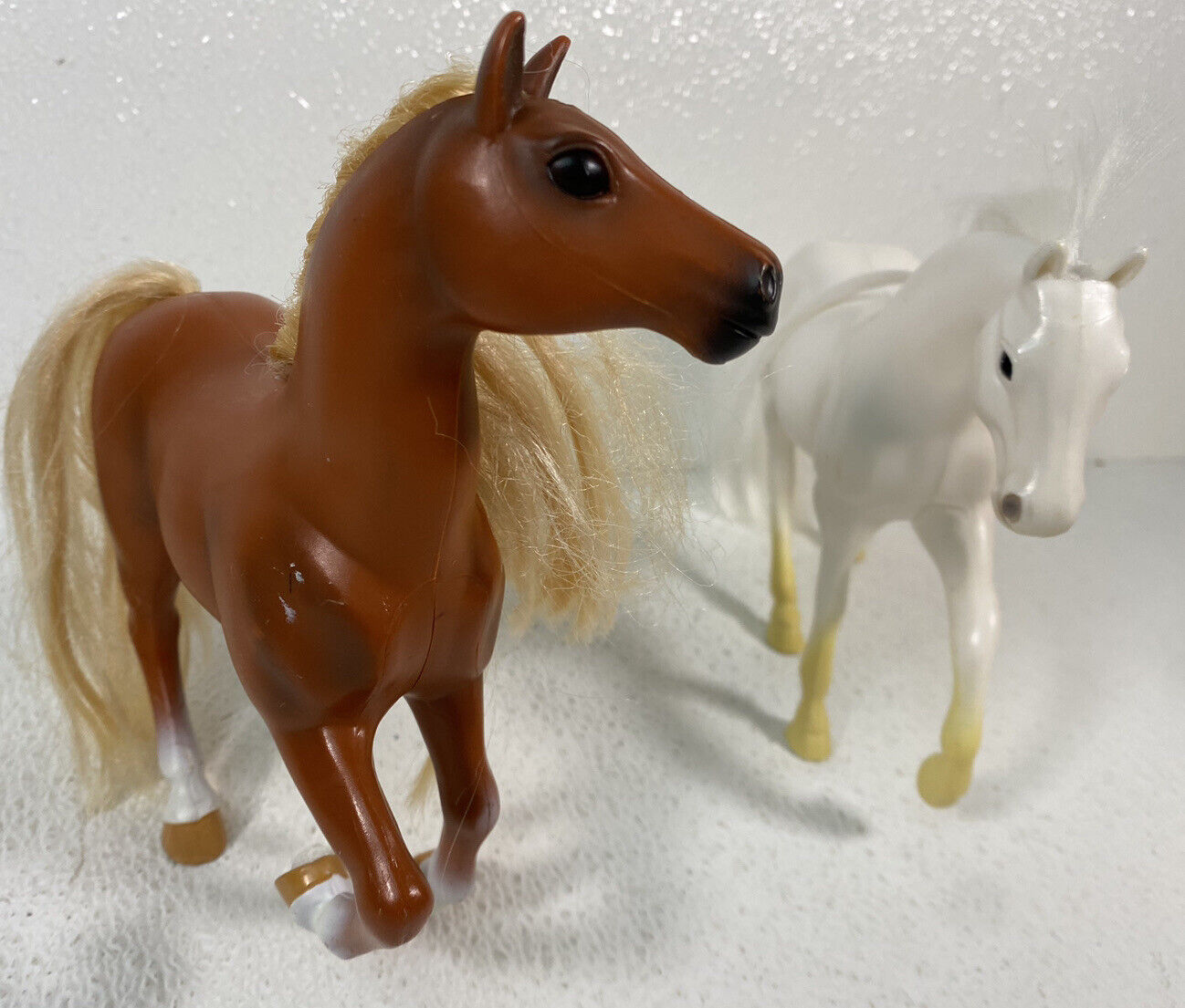 Lot Of Two Unbranded Plastic Brown & White Horses 6” Tall