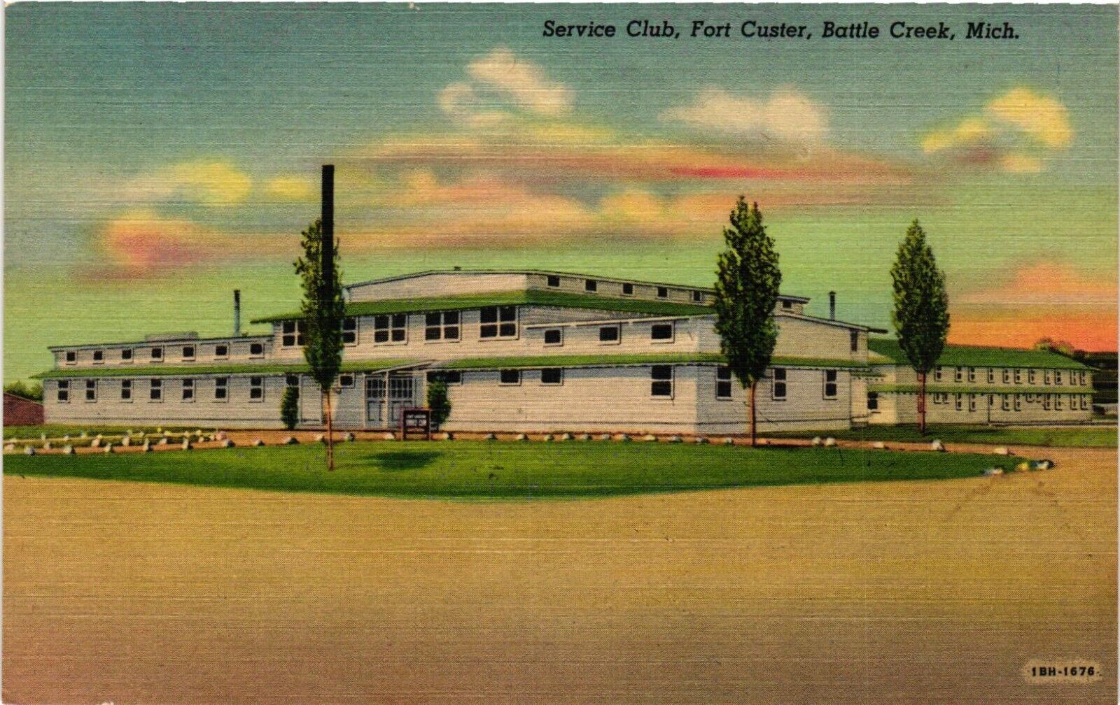 Vintage Postcard- 1Bh1676. Service Club Fort Custer Battle Creek MI. Unused 1930