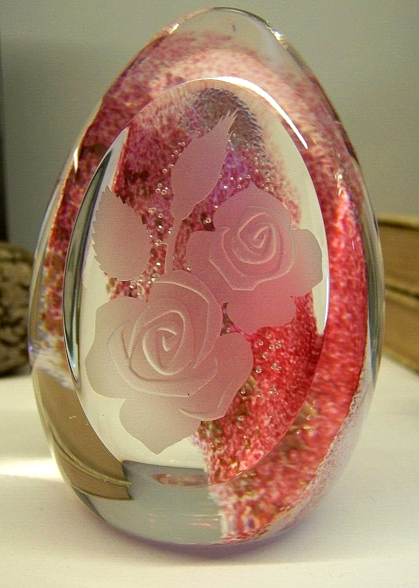 Vtg 70s CAITHNESS SCOTLAND Etched Glass Rose Pink White EGG shaped Paperweight