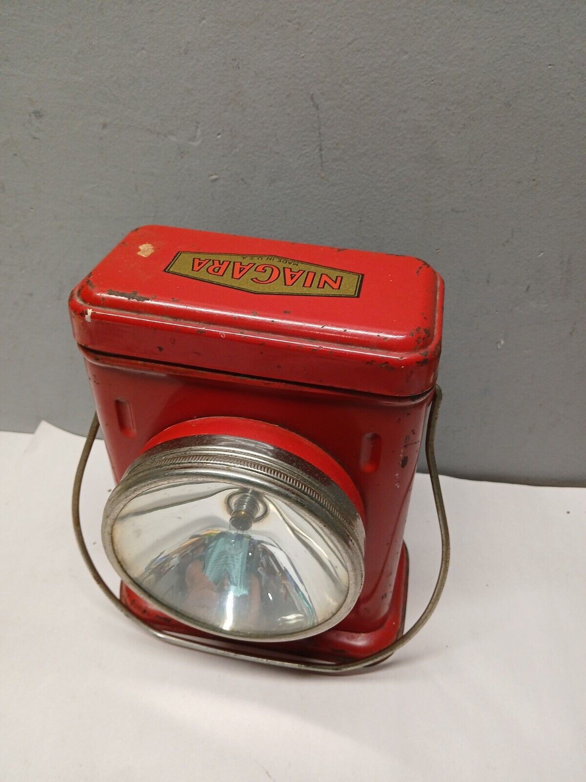  Niagara Electric Lantern  Vintage Flashlight Niagara Searchlight Co.
