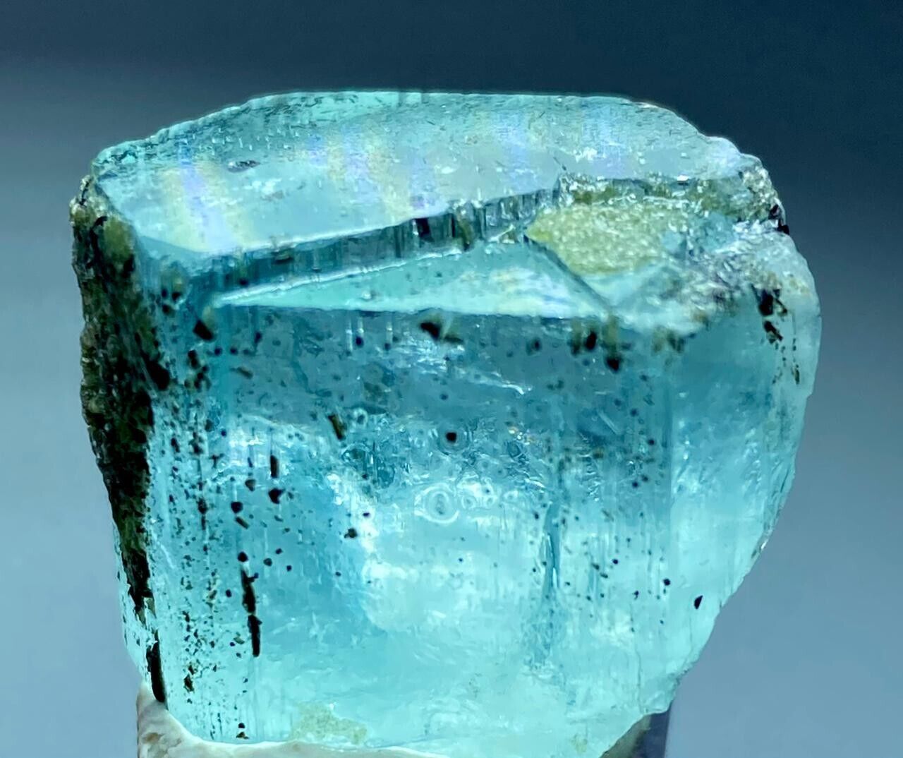Natural Sky Blue Terminated Aquamarine crystal From Skardu Pakistan 90.65 Carats