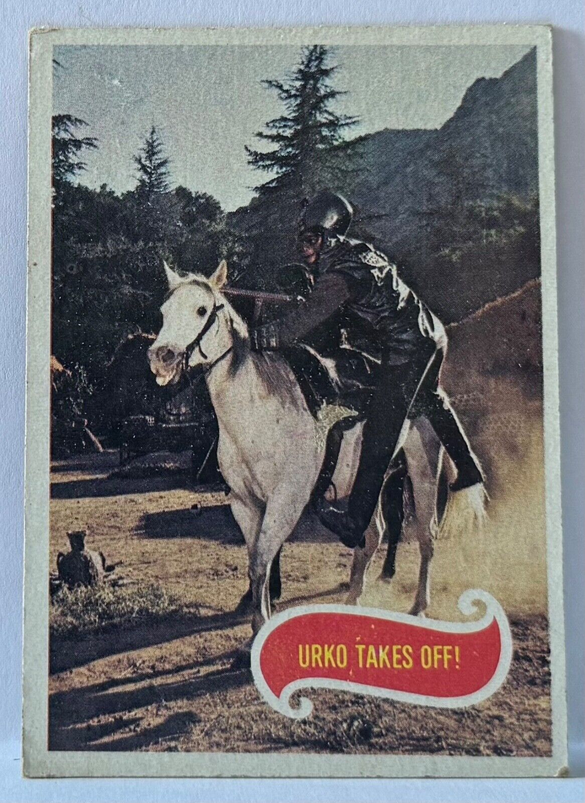 1967 Topps Planet of the Apes Movie Card Urko Takes Off  NS3