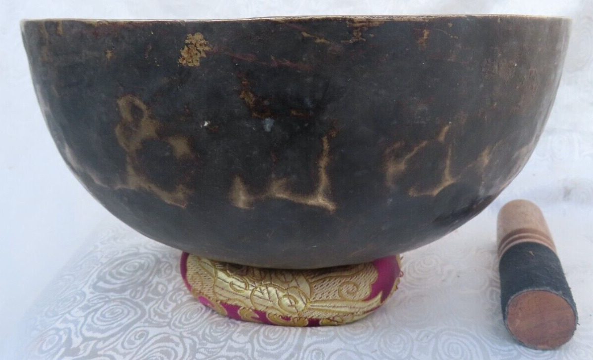 Antique Handmade Master Quality Tibetan Old Used Bronze Singing Bowl, Nepal