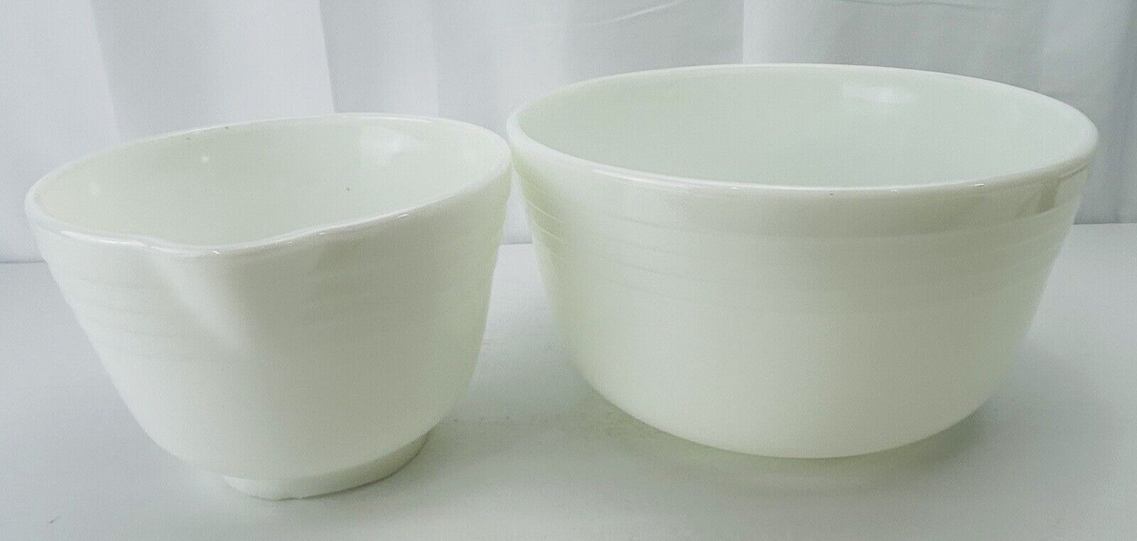 Vintage Pyrex Hamilton Beach USA White Milk Glass 3 Ring Mixing Bowl Set Of 2