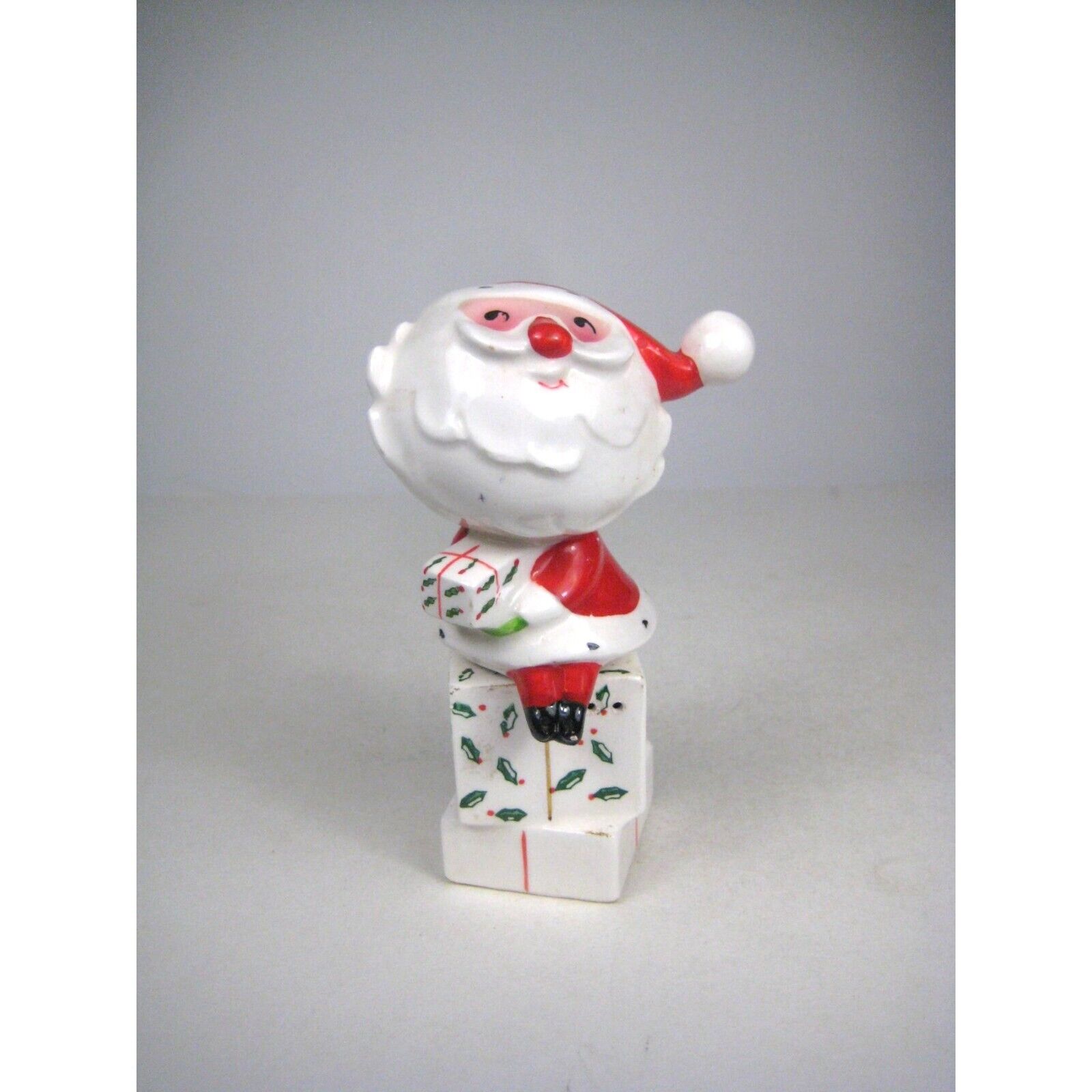 RARE Holt Howard Christmas Santa On Presents Magnetic Salt Pepper Shakers READ