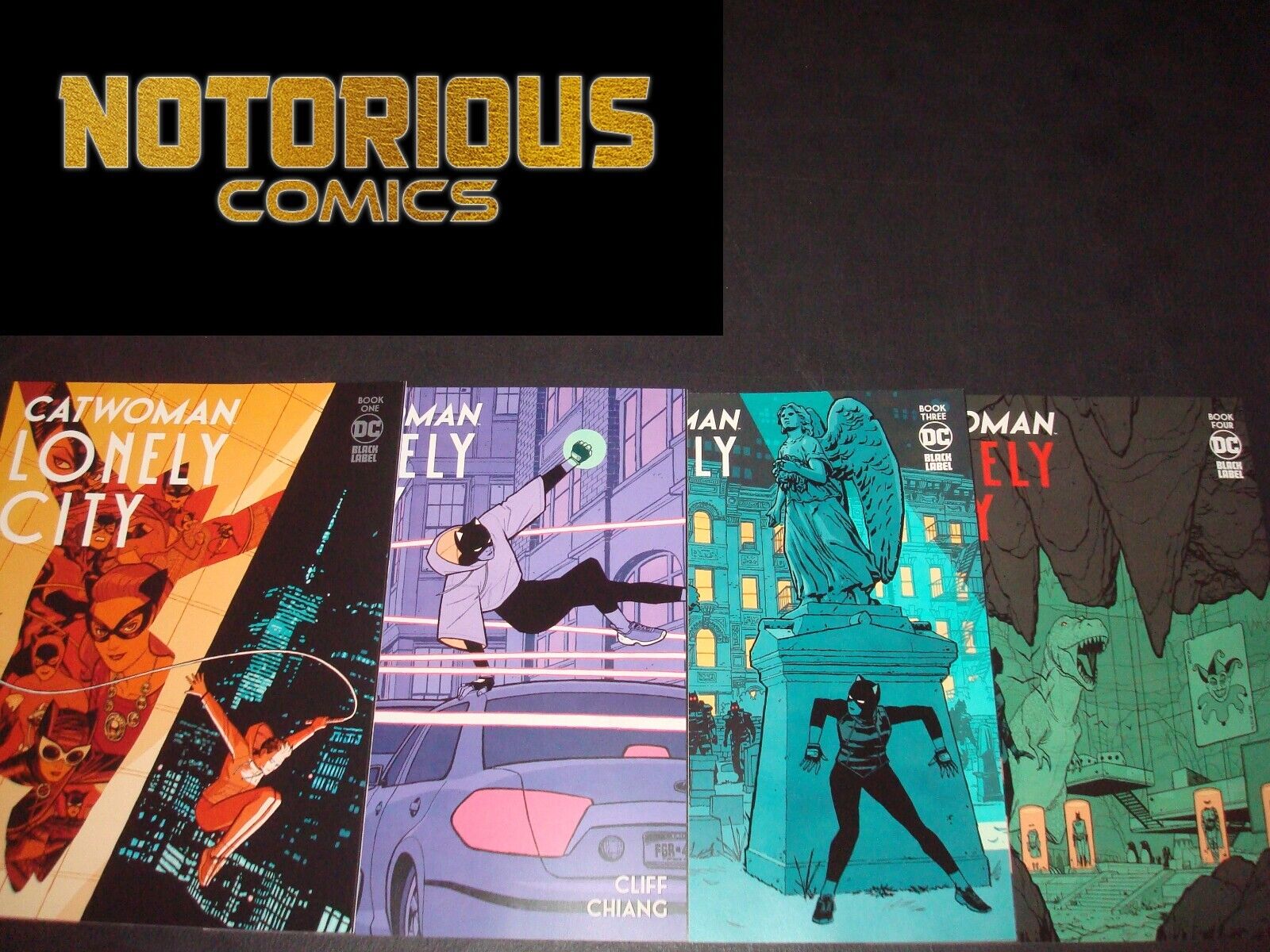 Catwoman Lonely City 1-4 Complete Comic Lot Set Chiang DC Black Collection