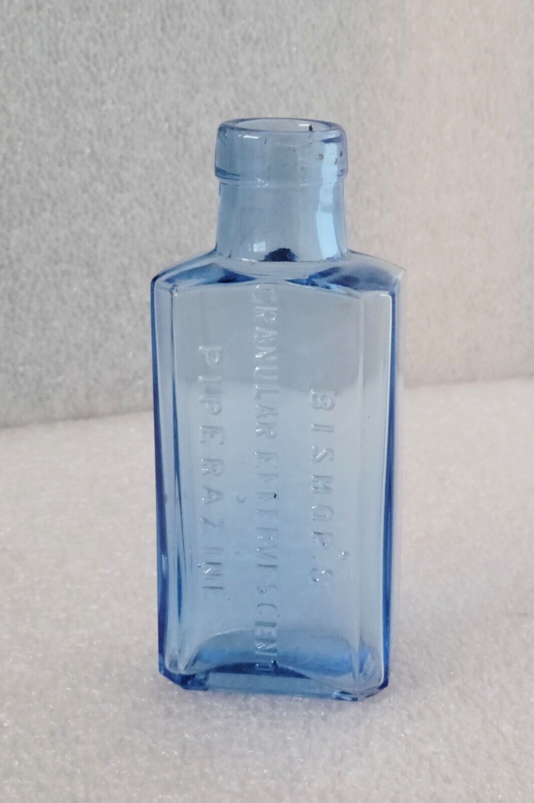 Antique Bishop's Granular Effervescent Piperazine England Glass Medicine Bottle