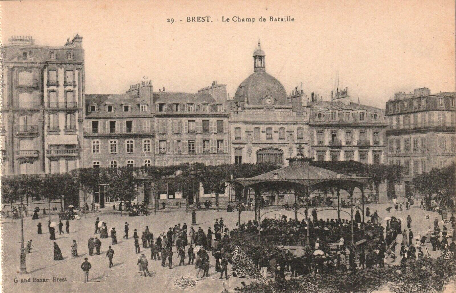 LE CHAMP DE BATAILLE GRAND BAZAR POSTCARD BREST FRANCE Antique 1910s