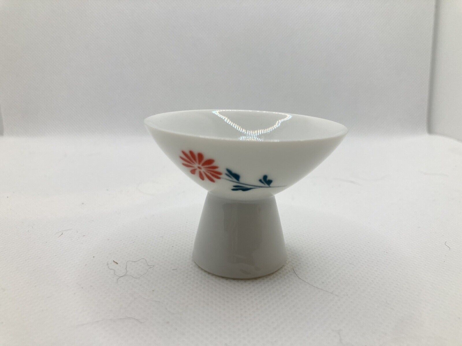 VTG Sake / Saki Cup White Footed Porcelain Shot Glasses Japan