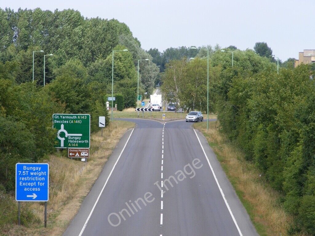 Photo 12x8 The A143 and A144 junction Bungay At the junction of the A143 a c2010
