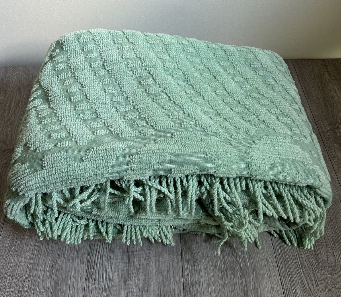 VTG Green Chenille Bedspread Fringe King Size Blanket 90” X 100” Rounded Corners