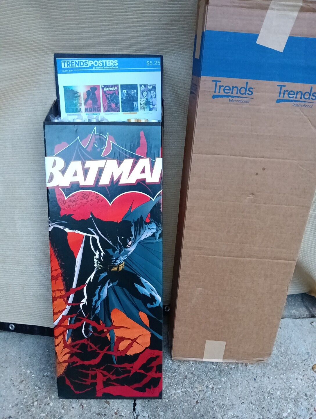 RARE Batman Hush Poster Holder Store Display With 26 Posters