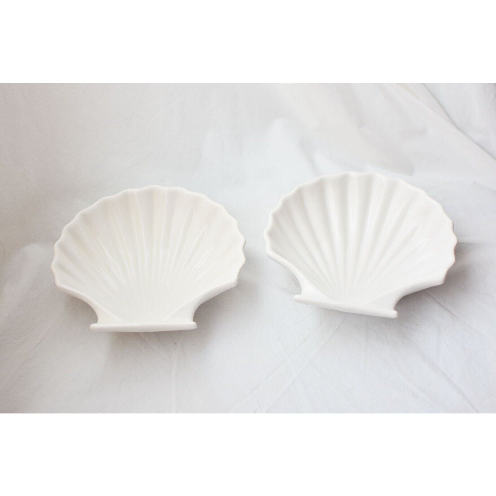 Vintage shell ash tray white romantic dreamy beach home decor jewelry tray